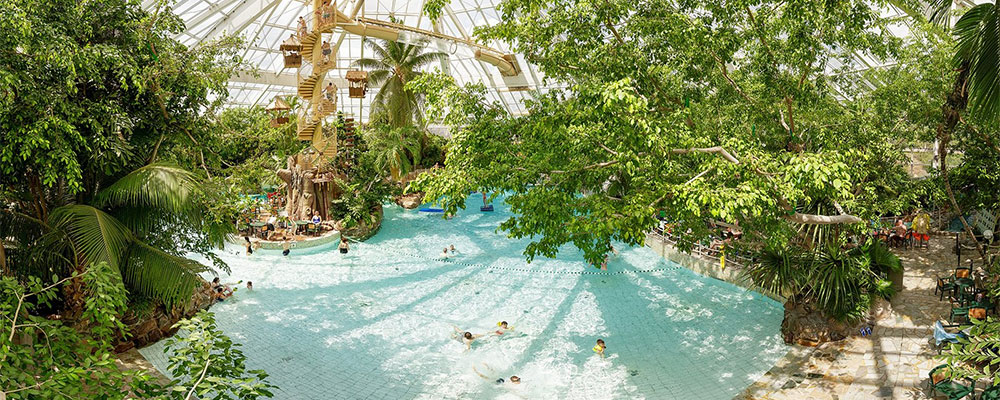 Aqua Mundo, een subtropisch zwemparadijs tijdens de krokusvakantie op Center Parcs