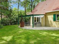 Boshuys Sauna en Veranda