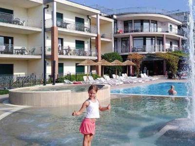 Thumbnail 2 van Nettuno