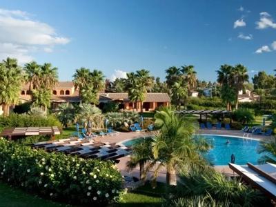 Lantana Resort Hotel & Apartments